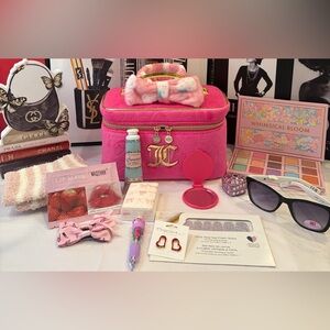 💖NWT JUICY COUTURE TRAVEL CASE/JUICY SUNGLASSES/FUZZY SOCKS/COLOR PALETTE/BUNDLE